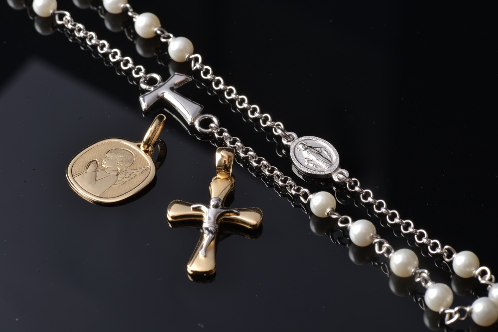 Combine elegance and faith: Discovering the Holyart Jewelery