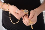 How to pray the rosary 10 important steps