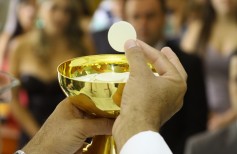 10 questions and answers about hosts and communion