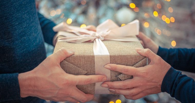5 gift ideas for Christmas: for him and her
