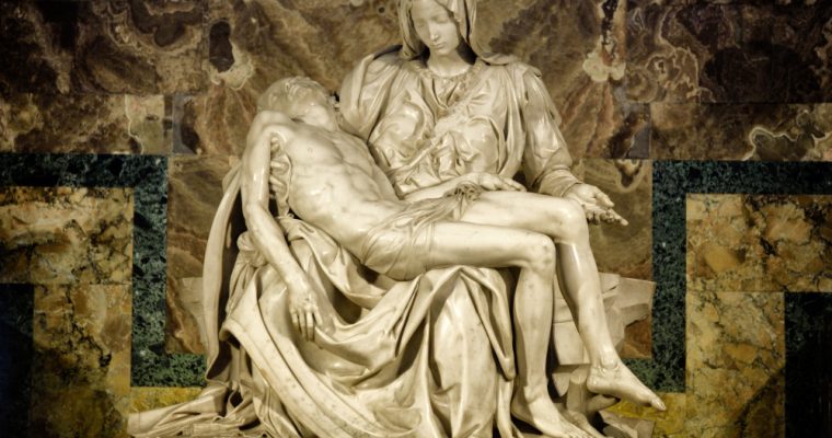 La Pietà by Michelangelo Buonarroti: history and description of one of the most beautiful works in the world
