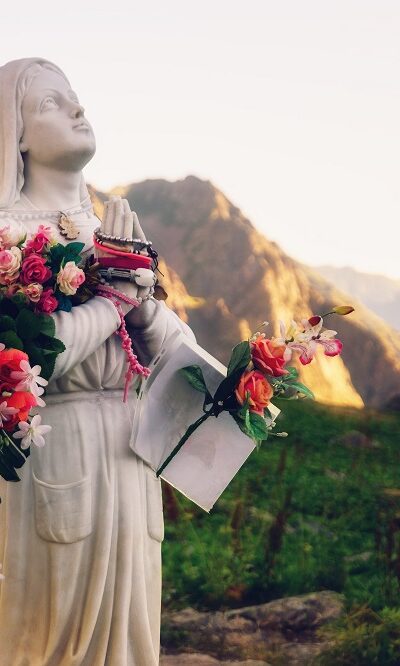 The fragrance of the saints: for every saint, a flower!