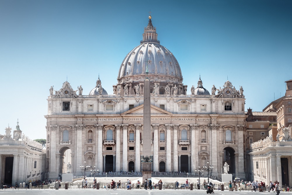 Saint Peter in the Vatican: Church symbol of the whole Christian world