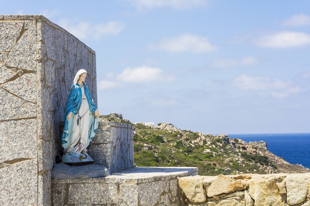 Saint Mary on the Sea: the Madonna found adrift on a beach