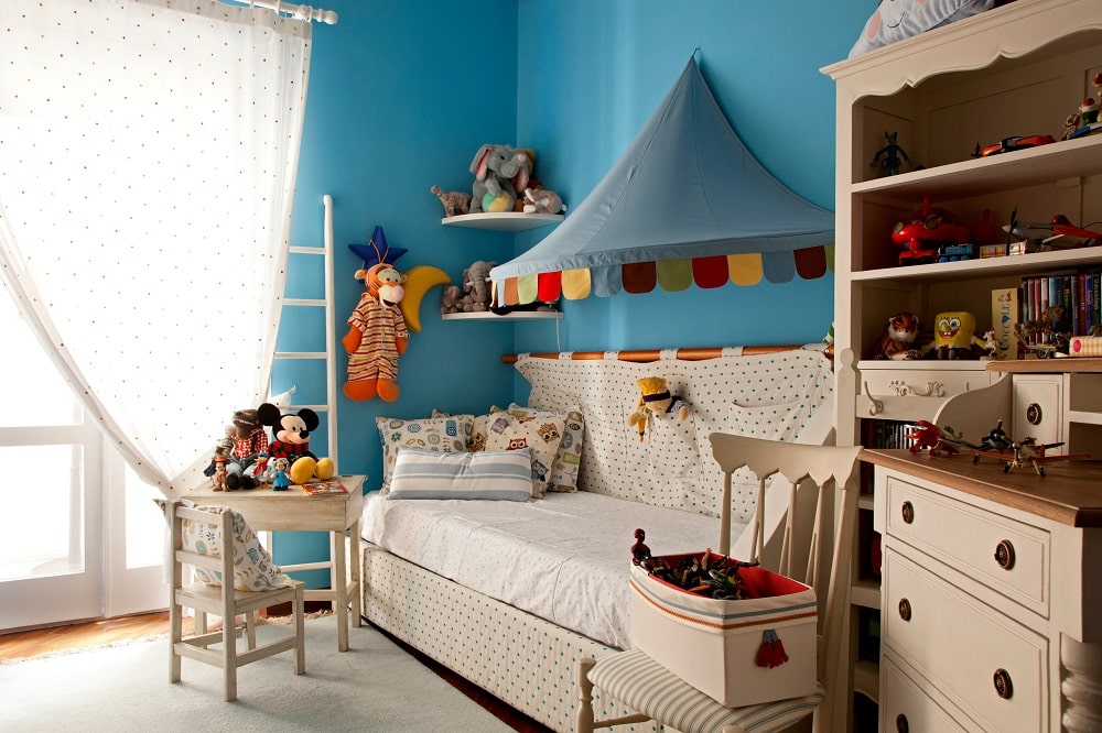 How to furnish a children’s bedroom with religious items: our tips