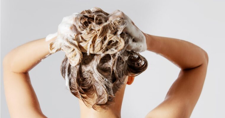 Sulphur Shampoo: Benefits and When to Use It
